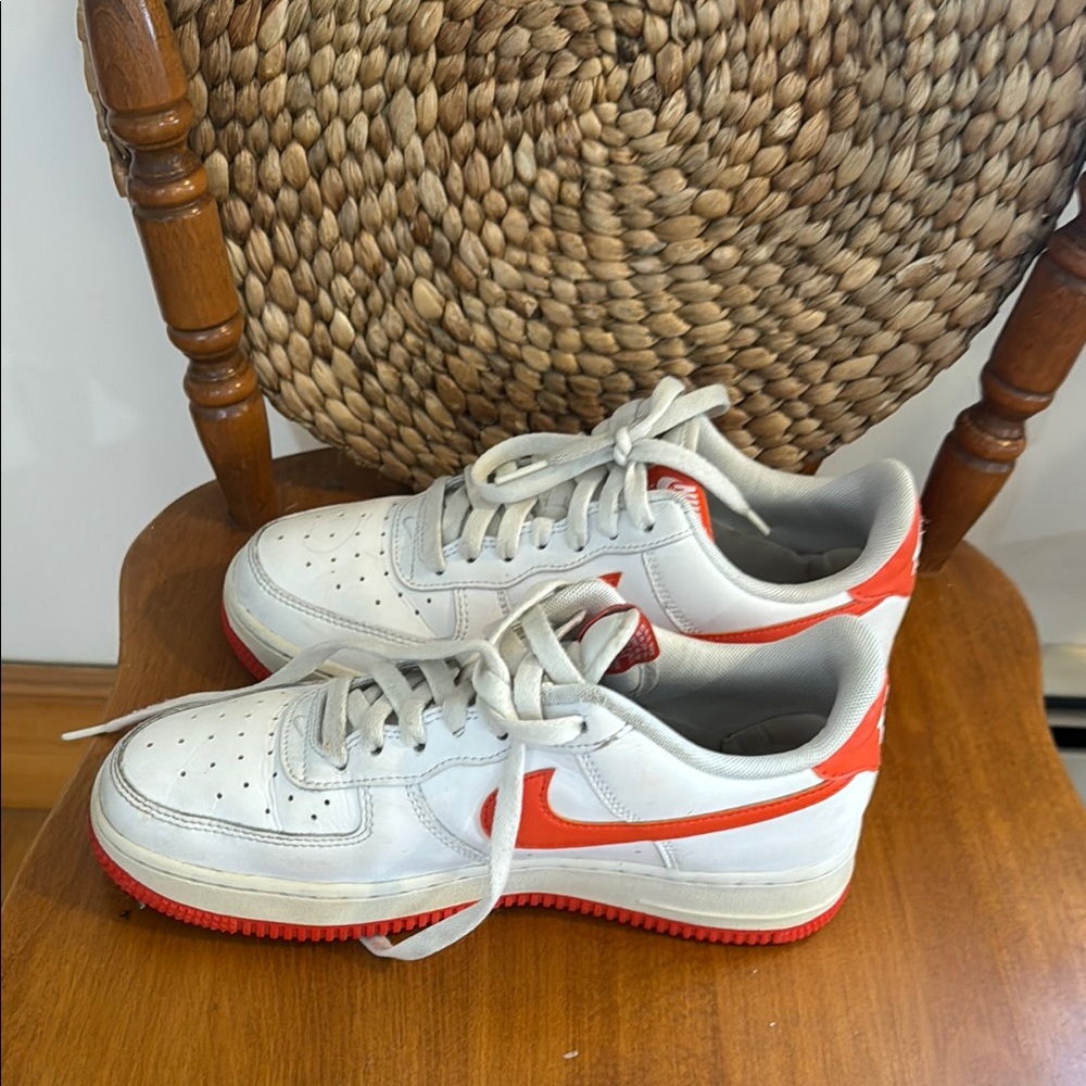 Nike White and Orange Sneakers Classic Design Men size 7